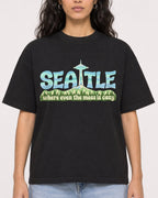 Mockup Boxy Heavyweight Tee Black female close-up 07