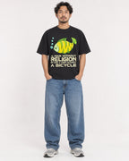 Mockup Boxy Heavyweight Tee Black male full-body 02