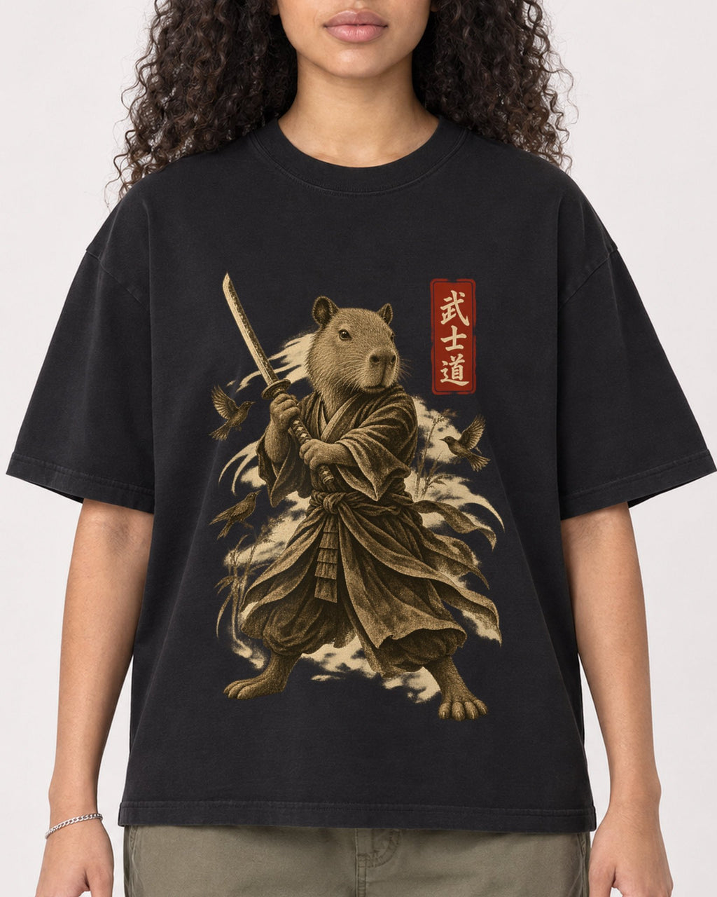 Mockup Boxy Heavyweight Tee Black female close-up 10