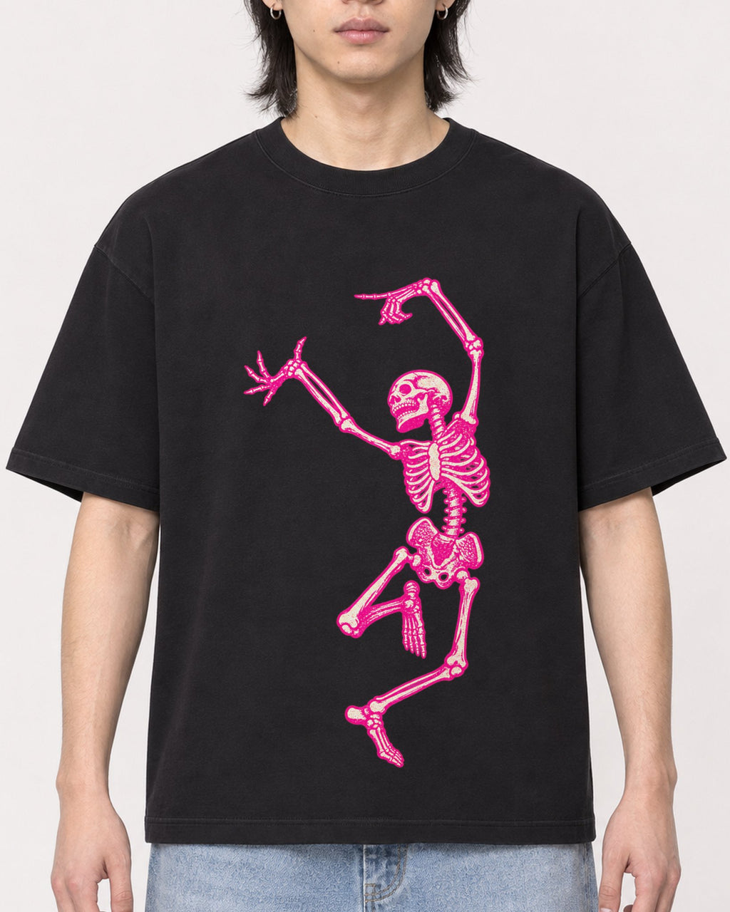 Mockup Boxy Heavyweight Tee Black male close-up 41