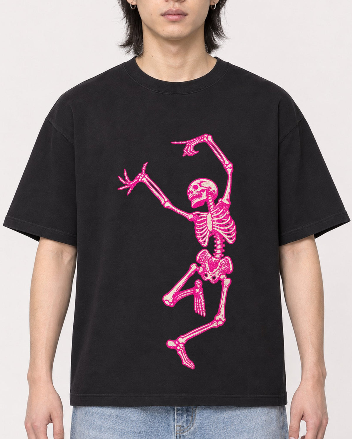 Mockup Boxy Heavyweight Tee Black male close-up 41