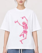 Mockup Boxy Heavyweight Tee White female close-up 41