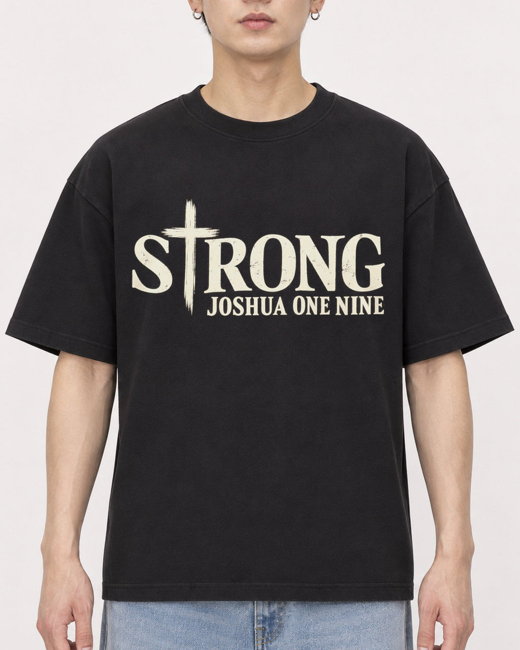 Mockup Boxy Heavyweight Tee Black male close-up 01