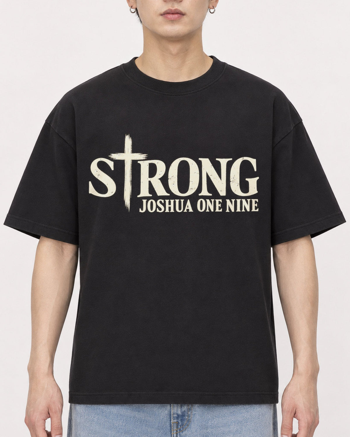 Mockup Boxy Heavyweight Tee Black male close-up 01