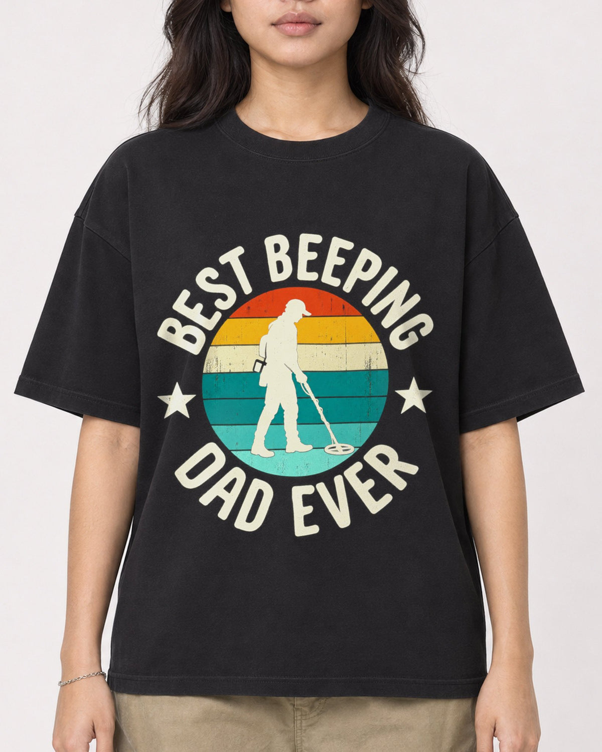 Mockup Boxy Heavyweight Tee Black female close-up 02