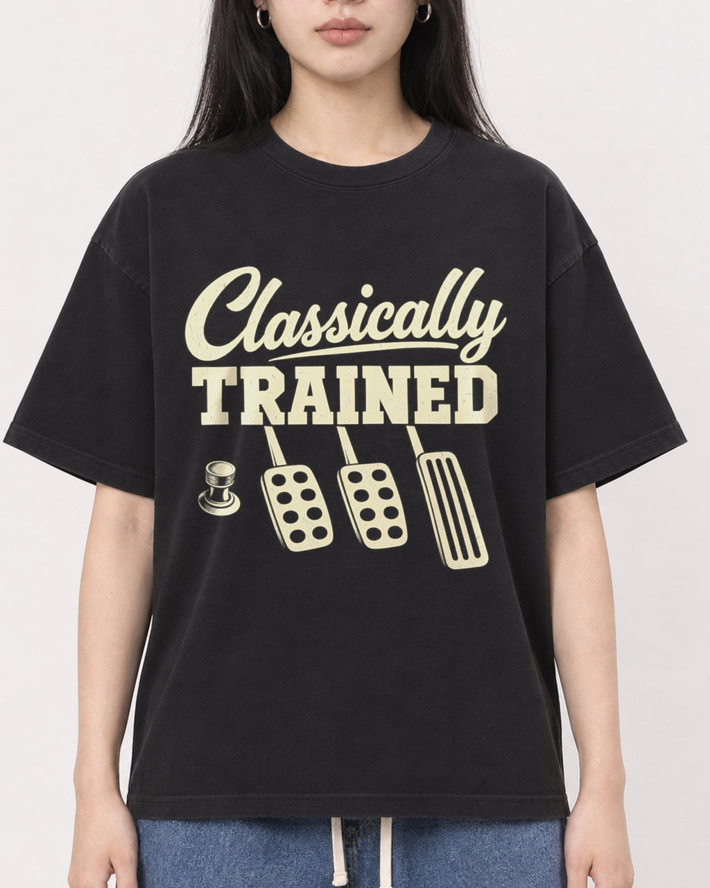 Mockup Boxy Heavyweight Tee Black female close-up 01