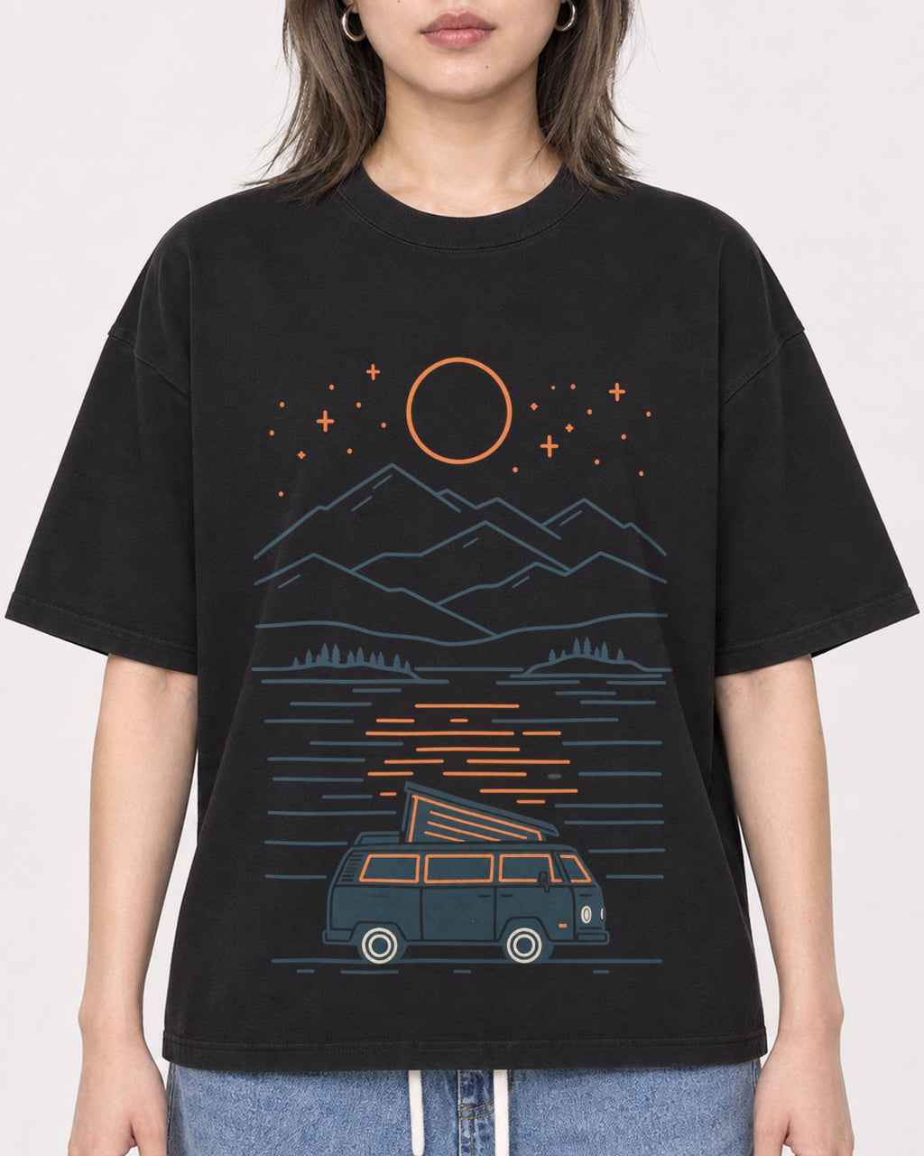 Mockup Boxy Heavyweight Tee Black female close-up 33