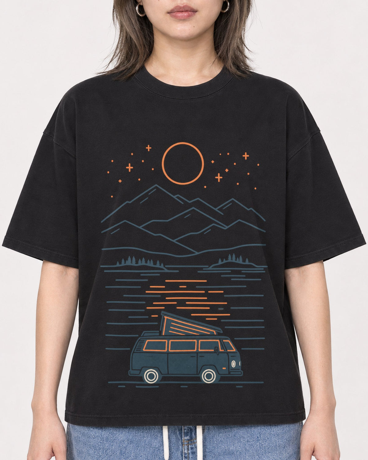Mockup Boxy Heavyweight Tee Black female close-up 33