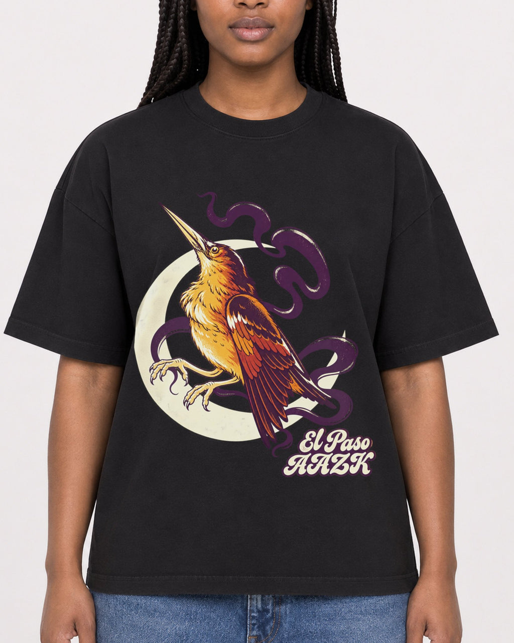 Mockup Boxy Heavyweight Tee Black female close-up 04