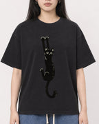 Mockup Boxy Heavyweight Tee Black female close-up 01