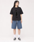Mockup Boxy Heavyweight Tee Black female full-body 01