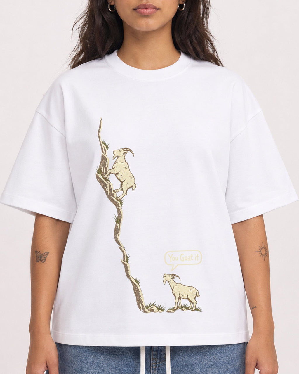 Mockup Boxy Heavyweight Tee White female close-up 06