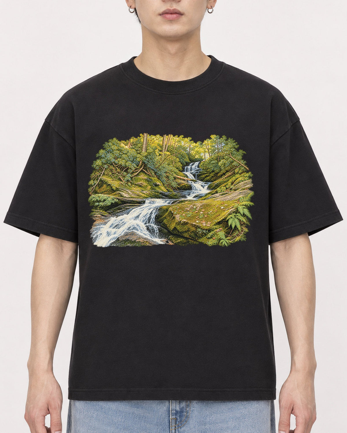 Mockup Boxy Heavyweight Tee Black male close-up 01
