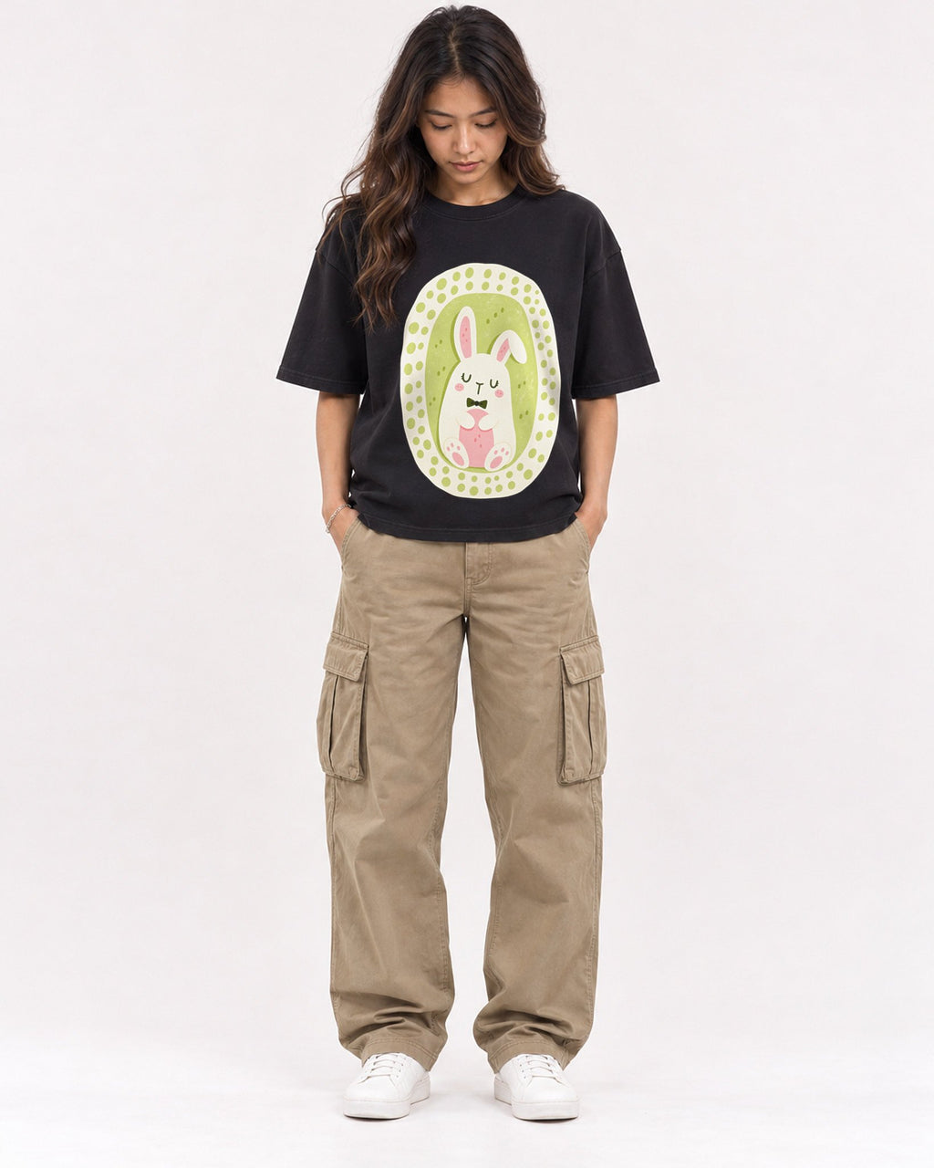 Mockup Boxy Heavyweight Tee Black female full-body 02