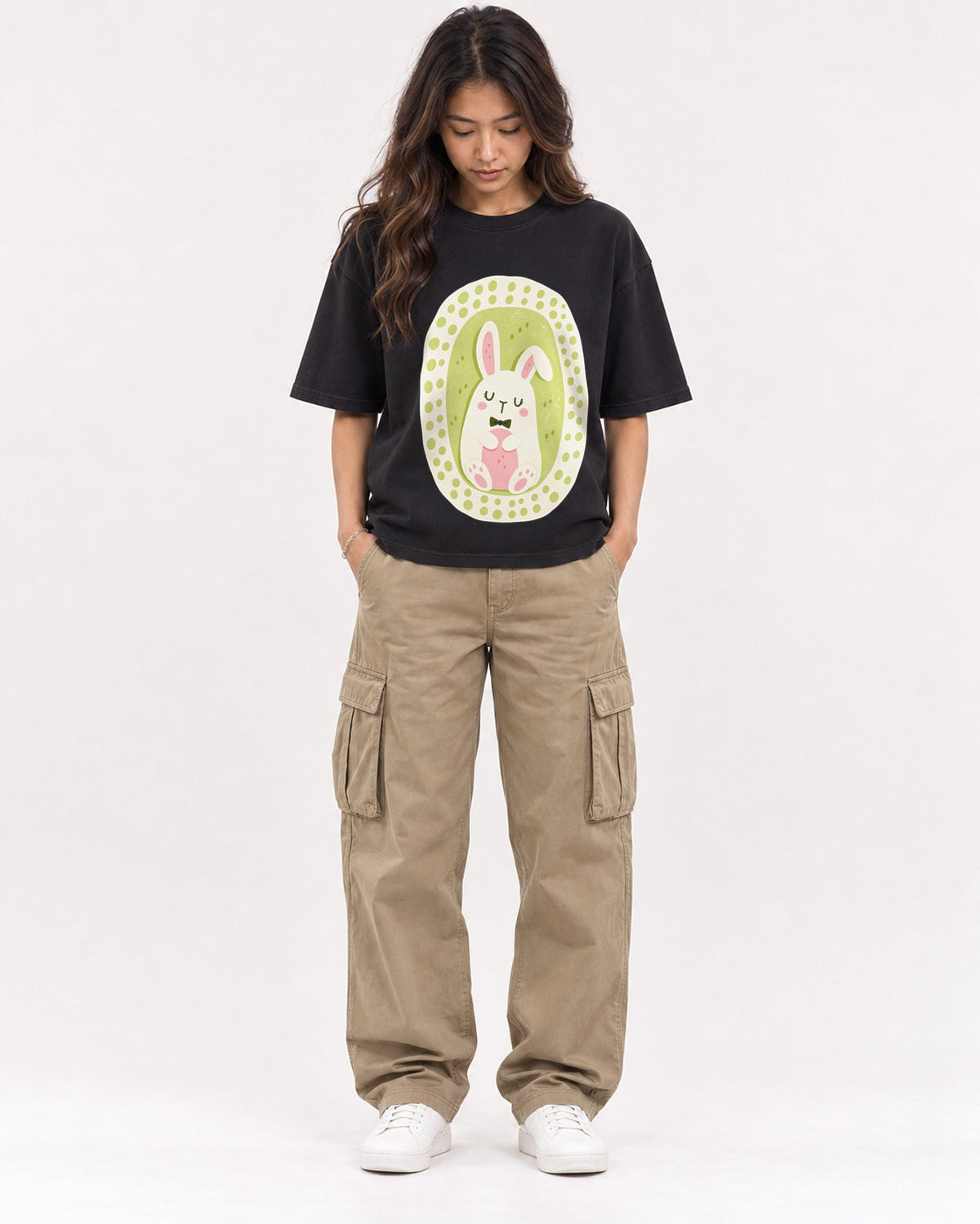 Mockup Boxy Heavyweight Tee Black female full-body 02