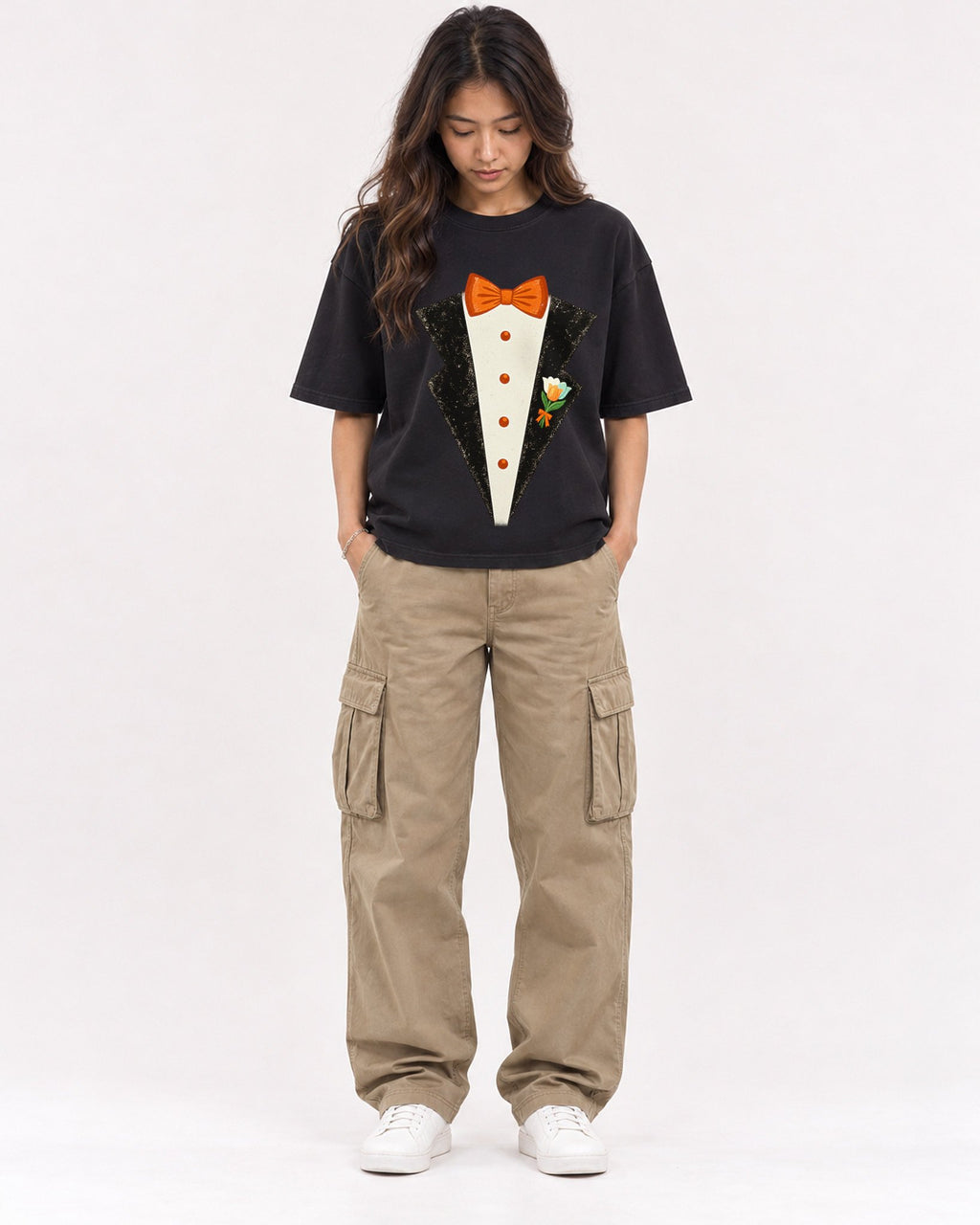 Mockup Boxy Heavyweight Tee Black female full-body 02