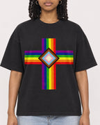 Mockup Boxy Heavyweight Tee Black female close-up 15