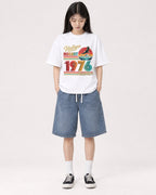 Mockup Boxy Heavyweight Tee White female full-body 01