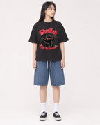 Mockup Boxy Heavyweight Tee Black female full-body 01