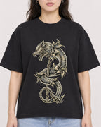 Mockup Boxy Heavyweight Tee Black female close-up 03