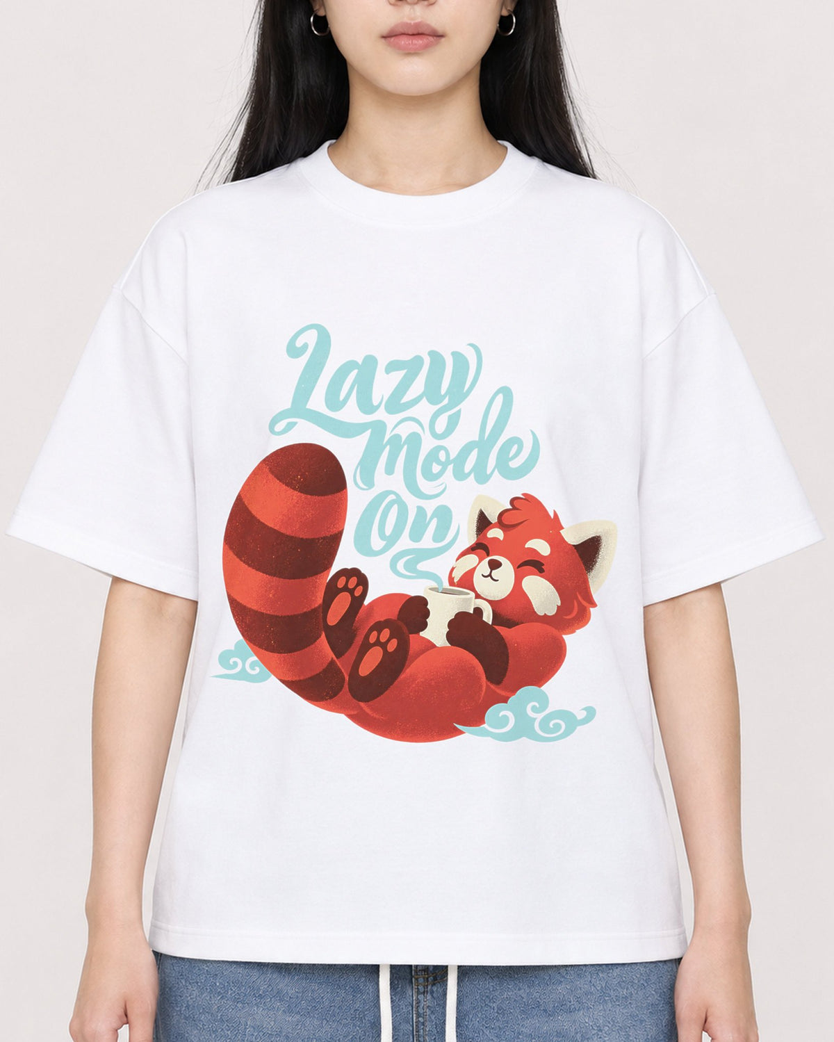 Mockup Boxy Heavyweight Tee White female close-up 01