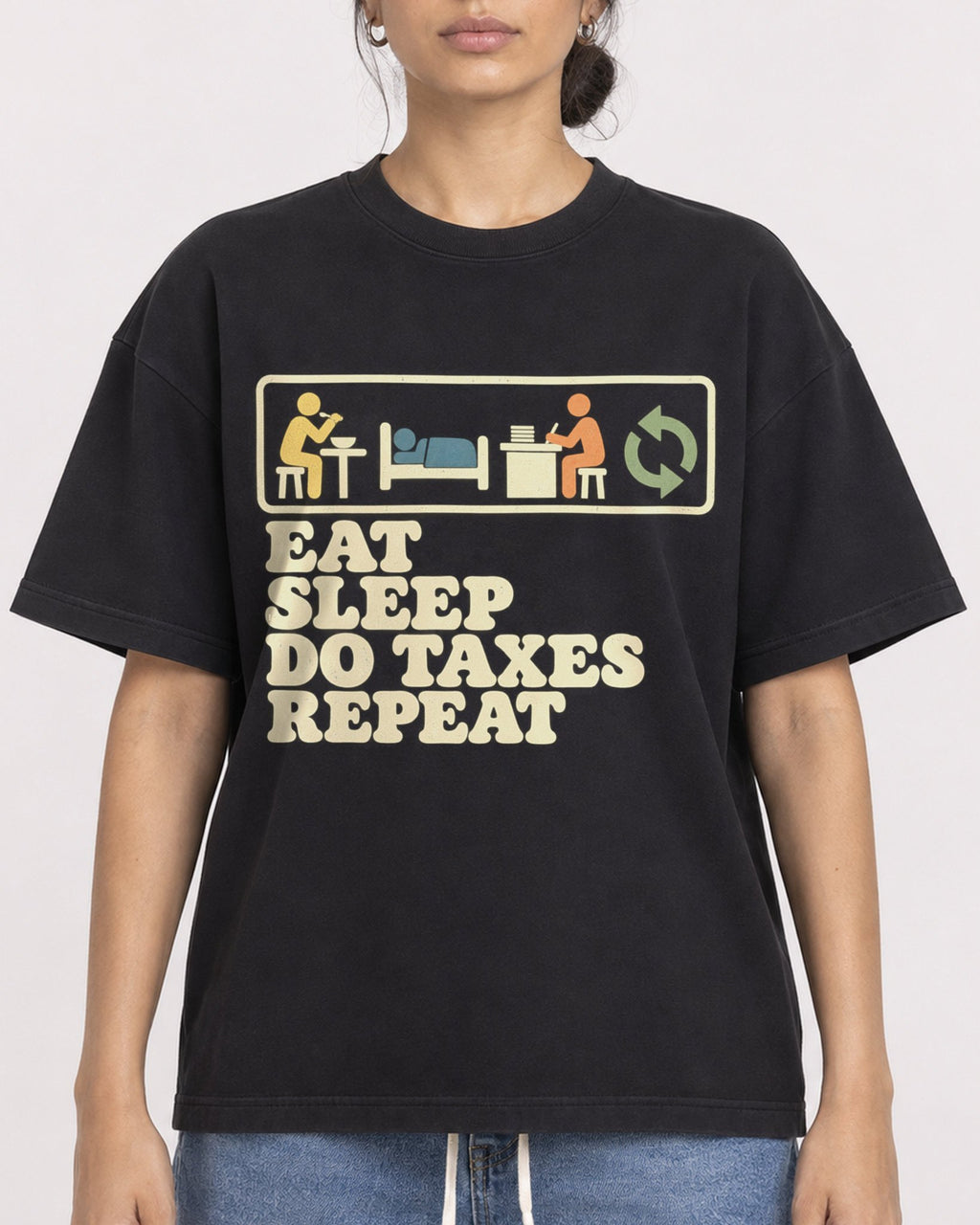 Mockup Boxy Heavyweight Tee Black female close-up 17