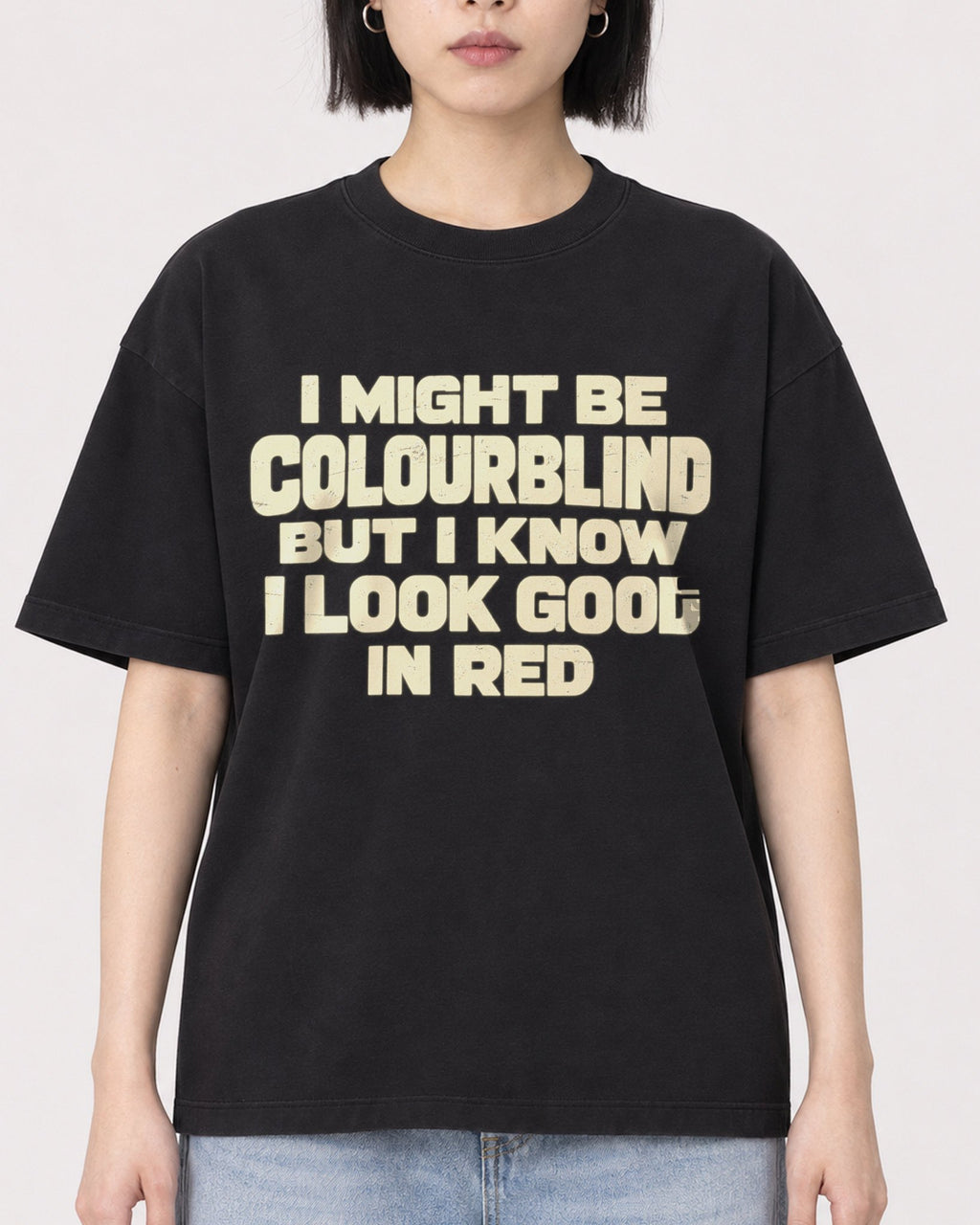 Mockup Boxy Heavyweight Tee Black female close-up 11