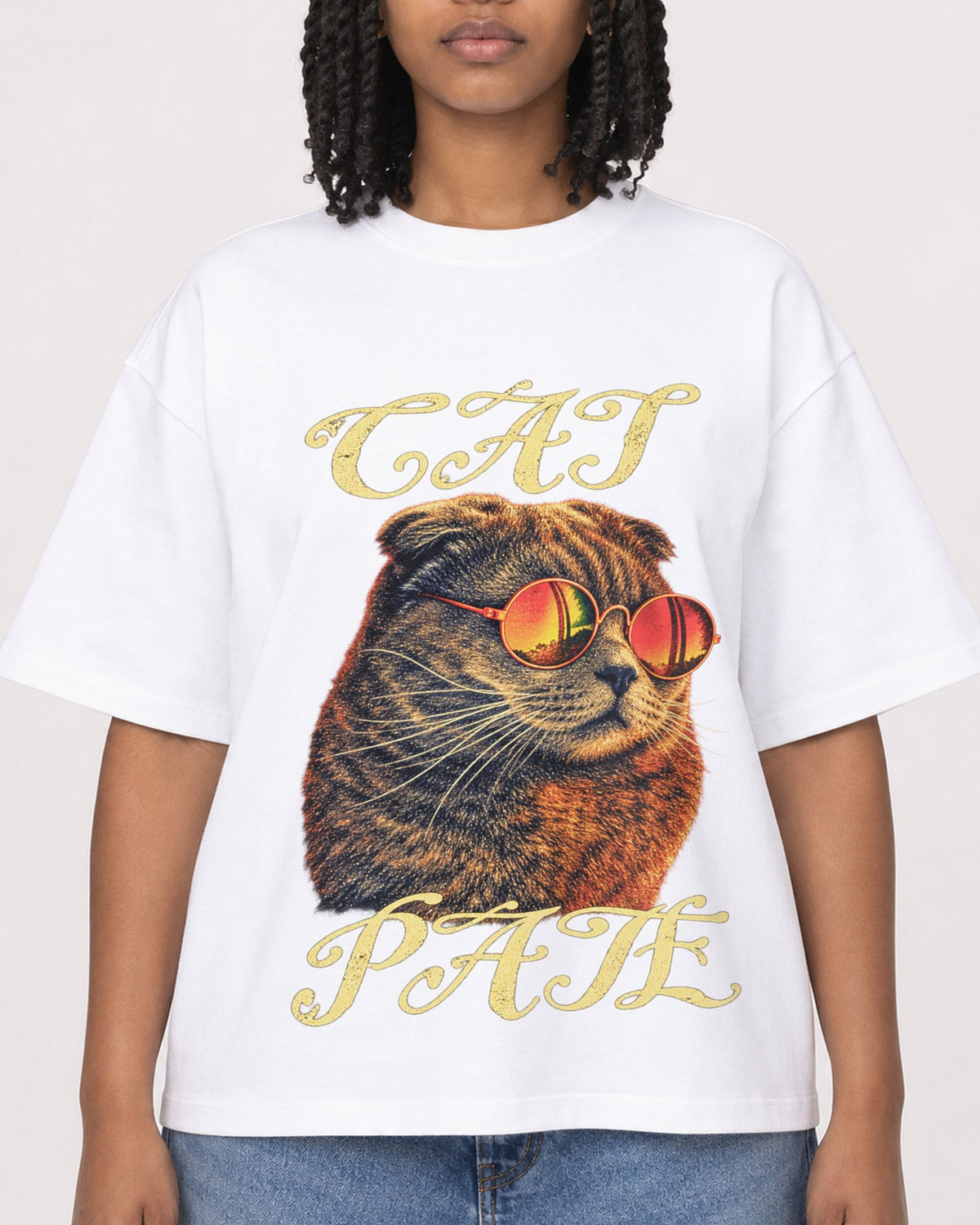 Mockup Boxy Heavyweight Tee White female close-up 15