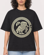 Mockup Boxy Heavyweight Tee Black female close-up 27