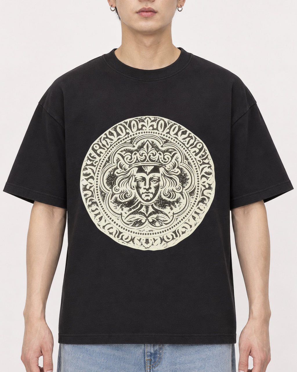 Mockup Boxy Heavyweight Tee Black male close-up 01