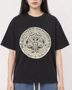 Mockup Boxy Heavyweight Tee Black female close-up 01