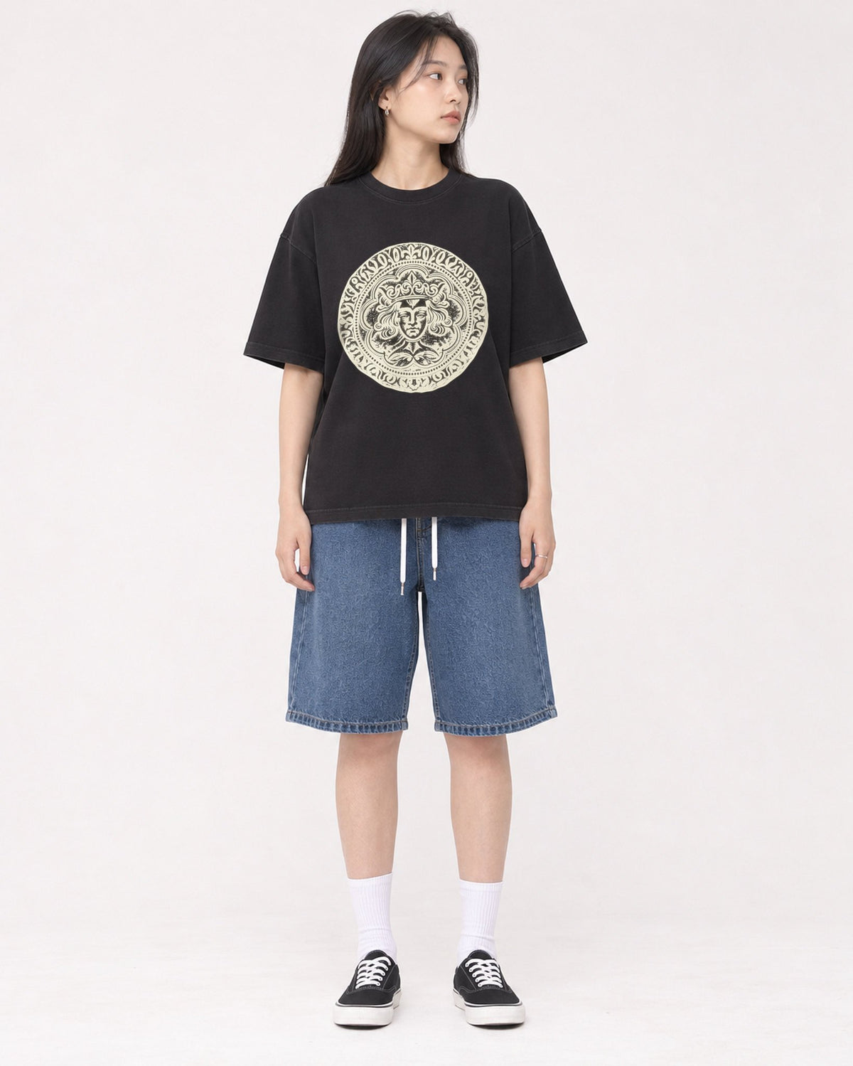 Mockup Boxy Heavyweight Tee Black female full-body 01