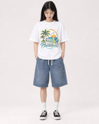 Mockup Boxy Heavyweight Tee White female full-body 01