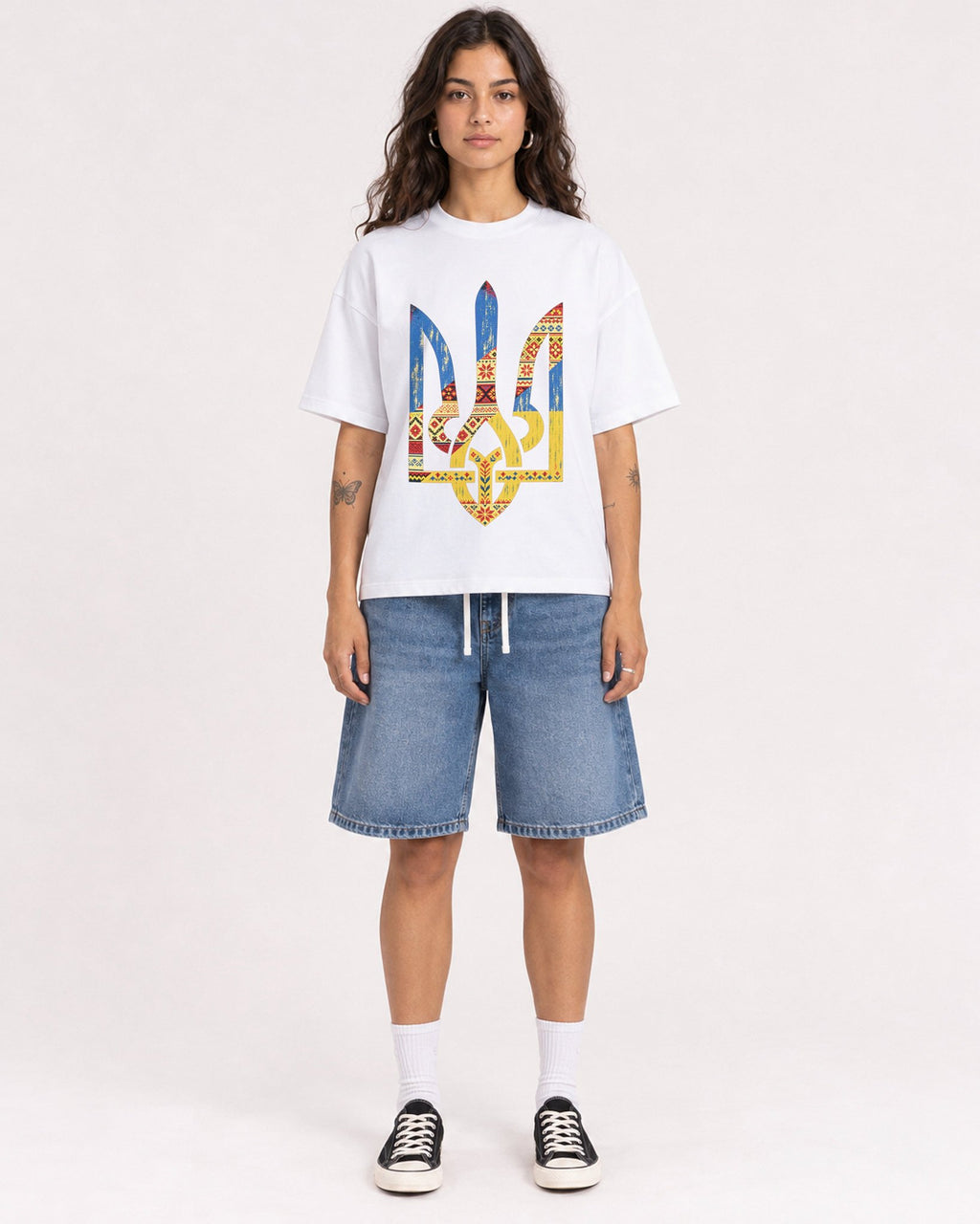 Mockup Boxy Heavyweight Tee White female full-body 06