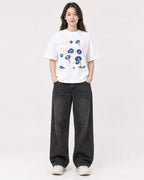 Mockup Boxy Heavyweight Tee White female full-body 03