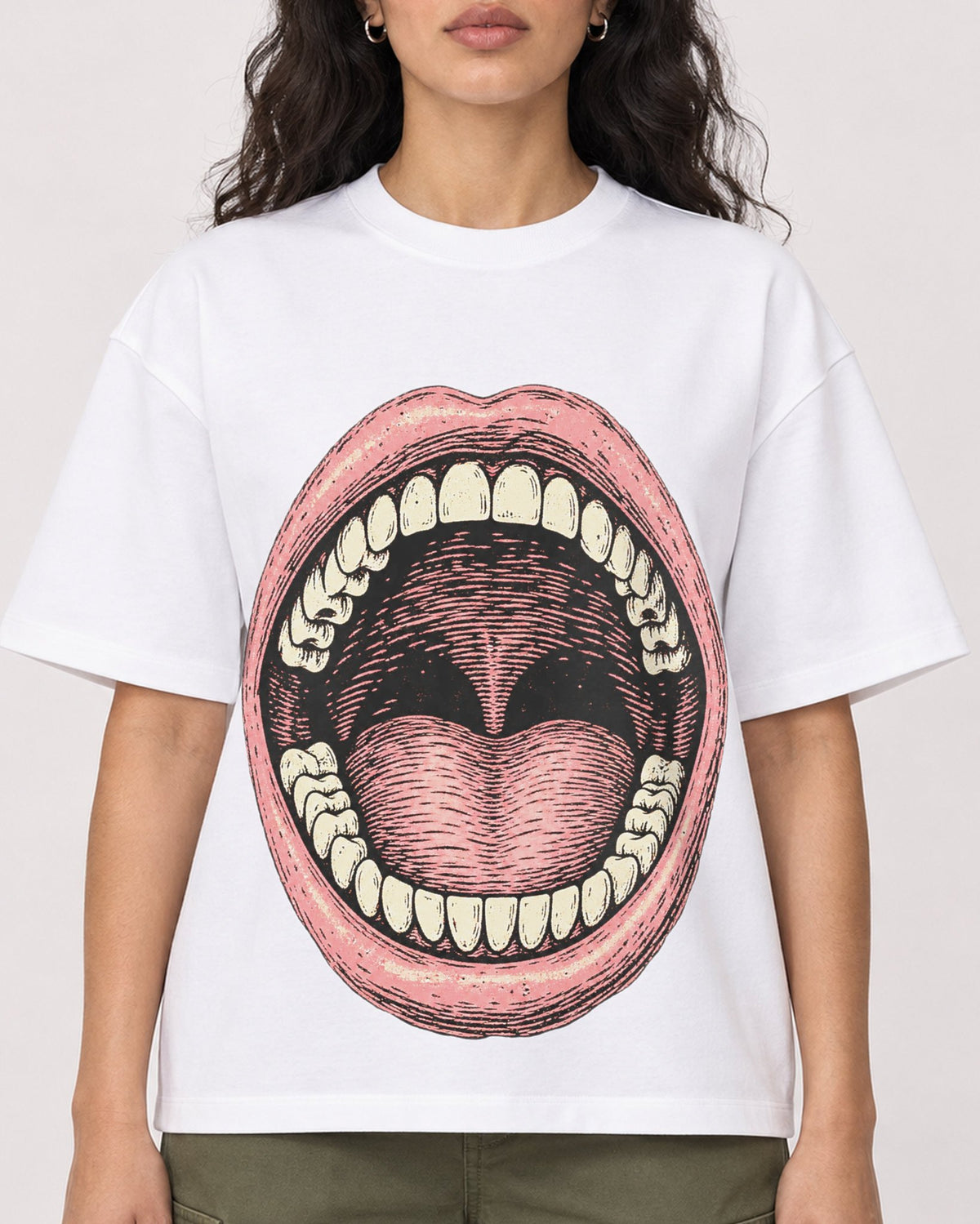 Mockup Boxy Heavyweight Tee White female close-up 07