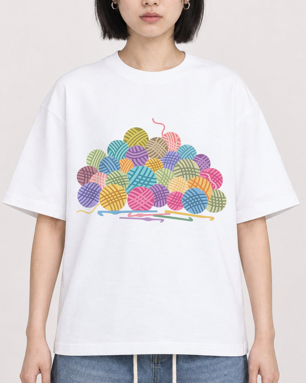 Mockup Boxy Heavyweight Tee White female close-up 11