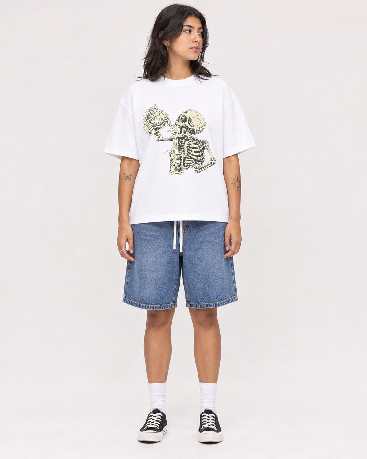 Mockup Boxy Heavyweight Tee White female full-body 36