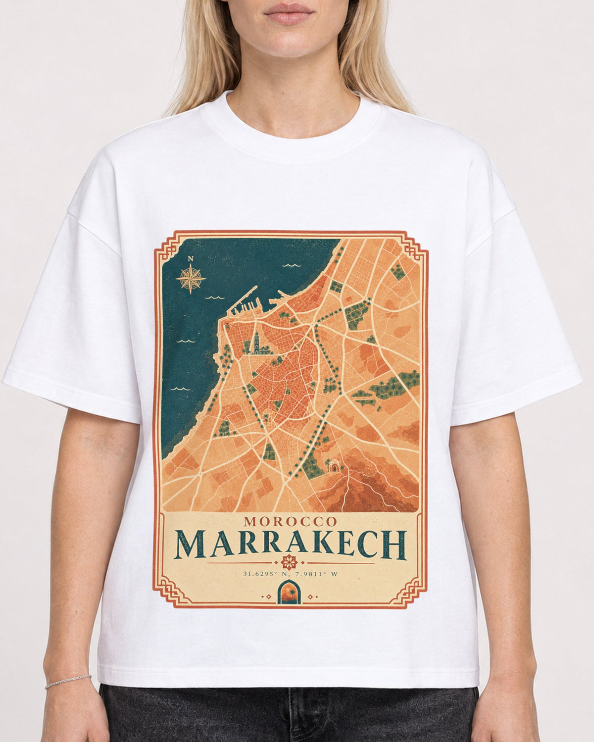 Mockup Boxy Heavyweight Tee White female close-up 08