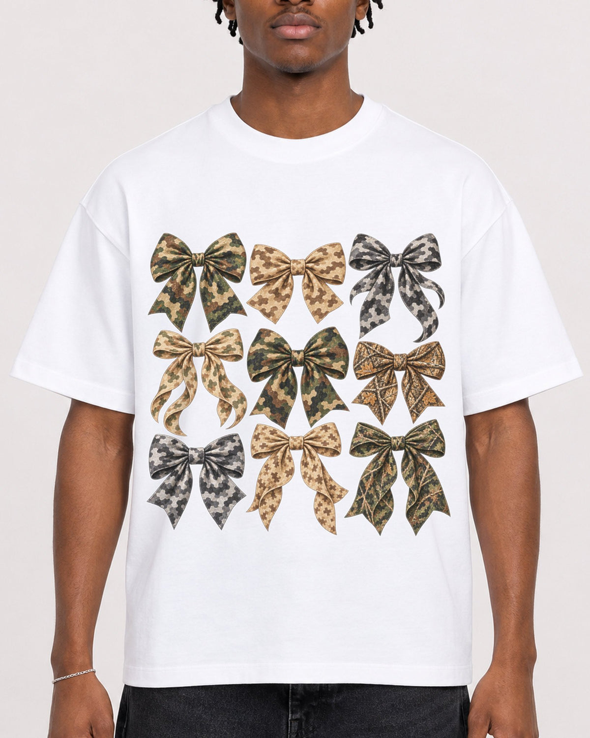 Mockup Boxy Heavyweight Tee White male close-up 05