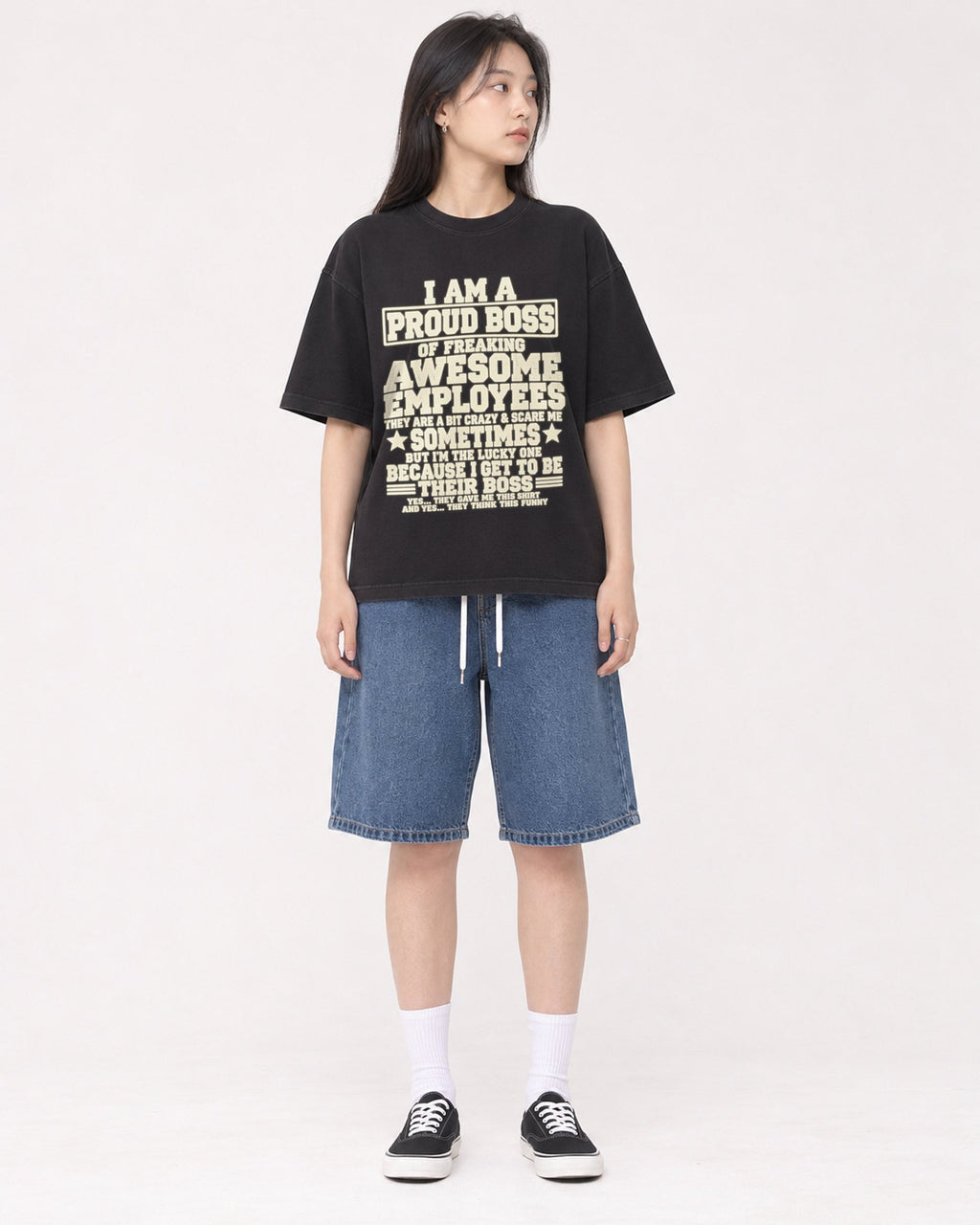 Mockup Boxy Heavyweight Tee Black female full-body 01