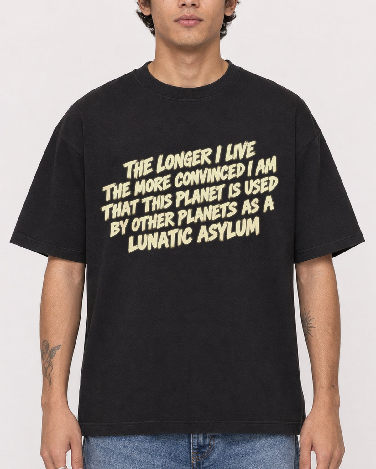 Mockup Boxy Heavyweight Tee Black male close-up 06