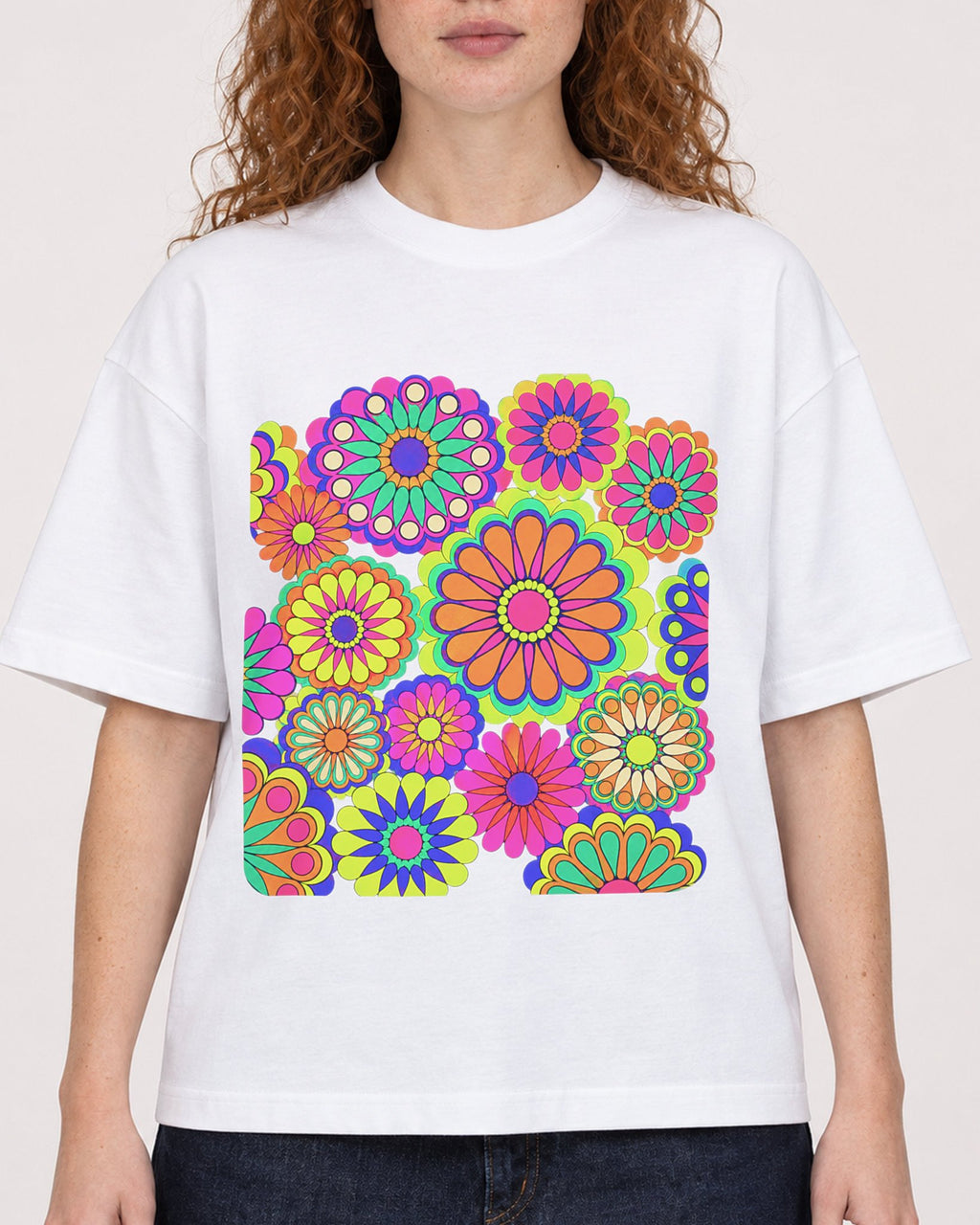 Mockup Boxy Heavyweight Tee White female close-up 09