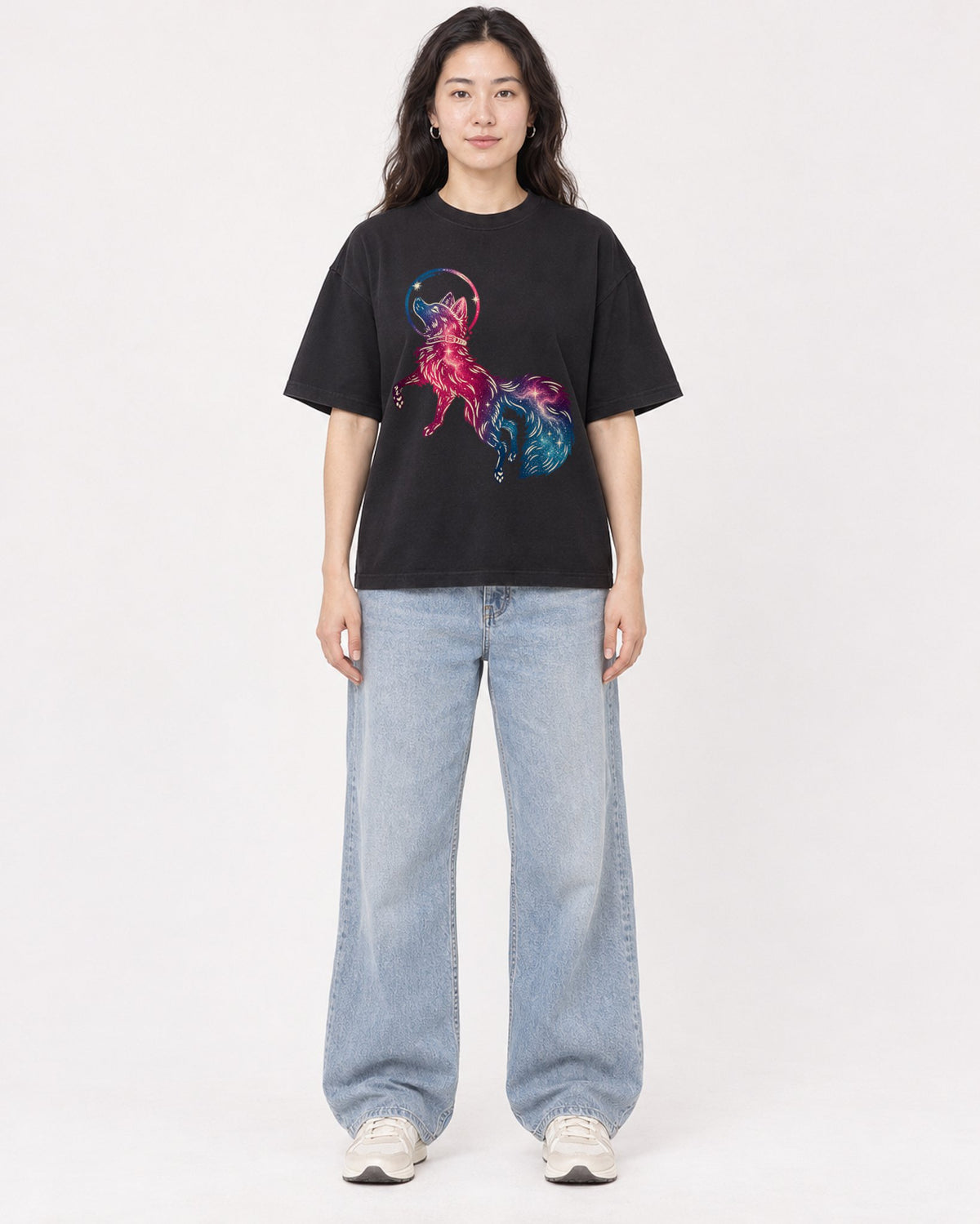 Mockup Boxy Heavyweight Tee Black female full-body 03