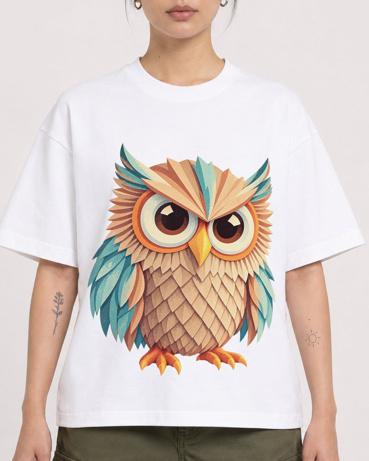 Mockup Boxy Heavyweight Tee White female close-up 12