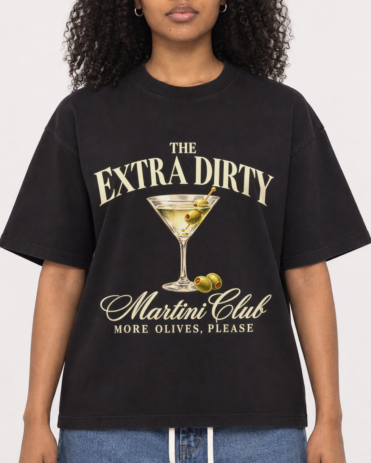 Mockup Boxy Heavyweight Tee Black female close-up 05