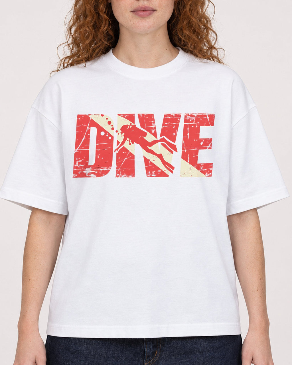 Mockup Boxy Heavyweight Tee White female close-up 09