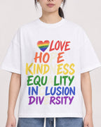 Mockup Boxy Heavyweight Tee White female close-up 21