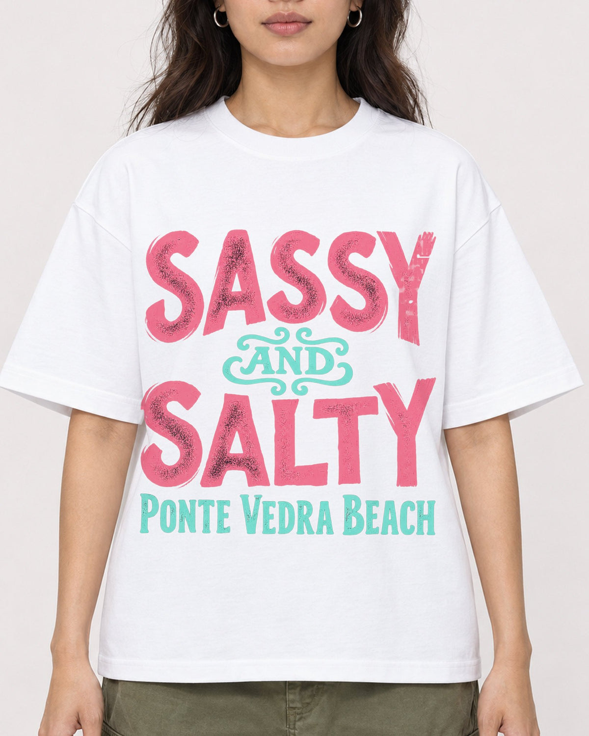 Mockup Boxy Heavyweight Tee White female close-up 02