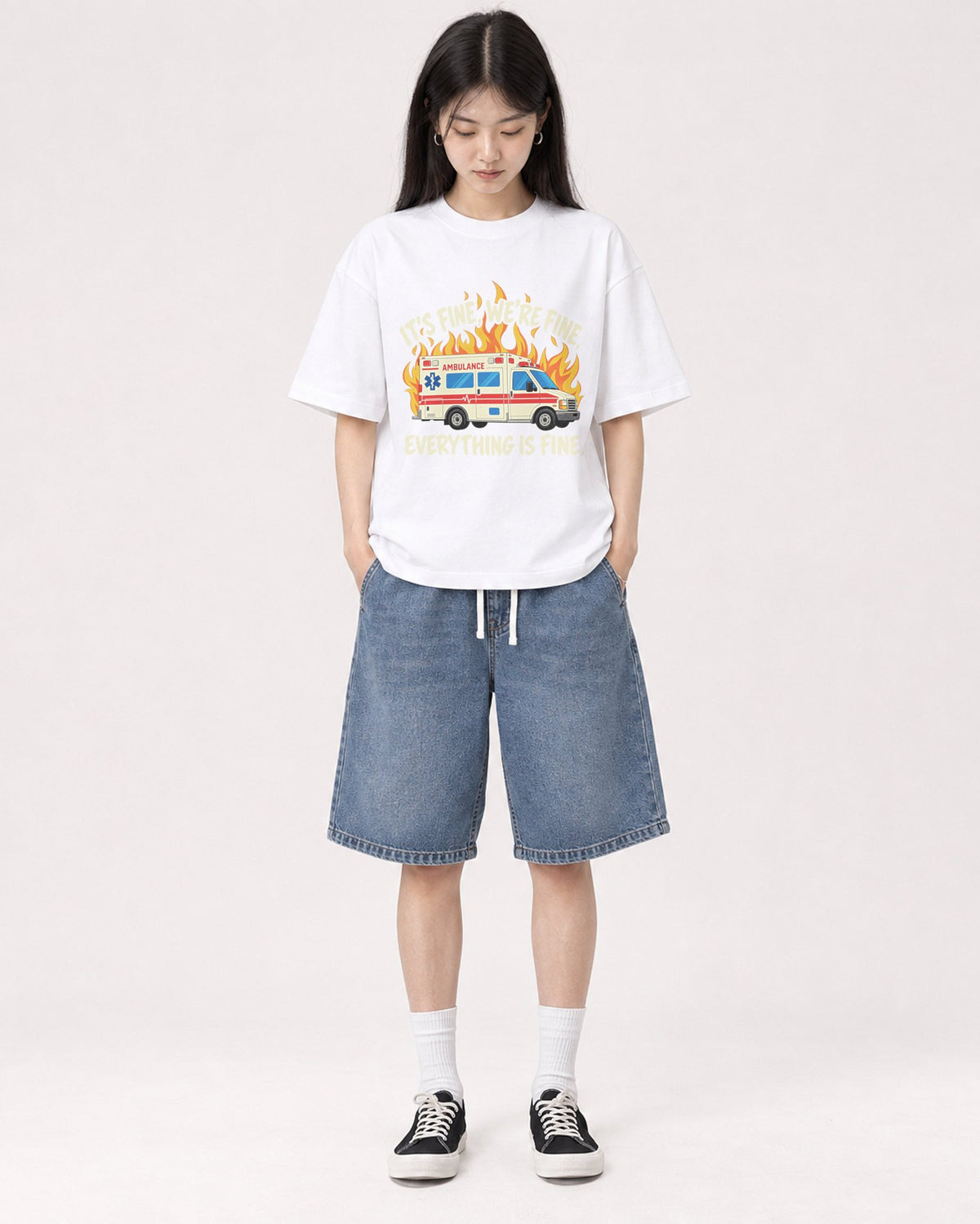 Mockup Boxy Heavyweight Tee White female full-body 01